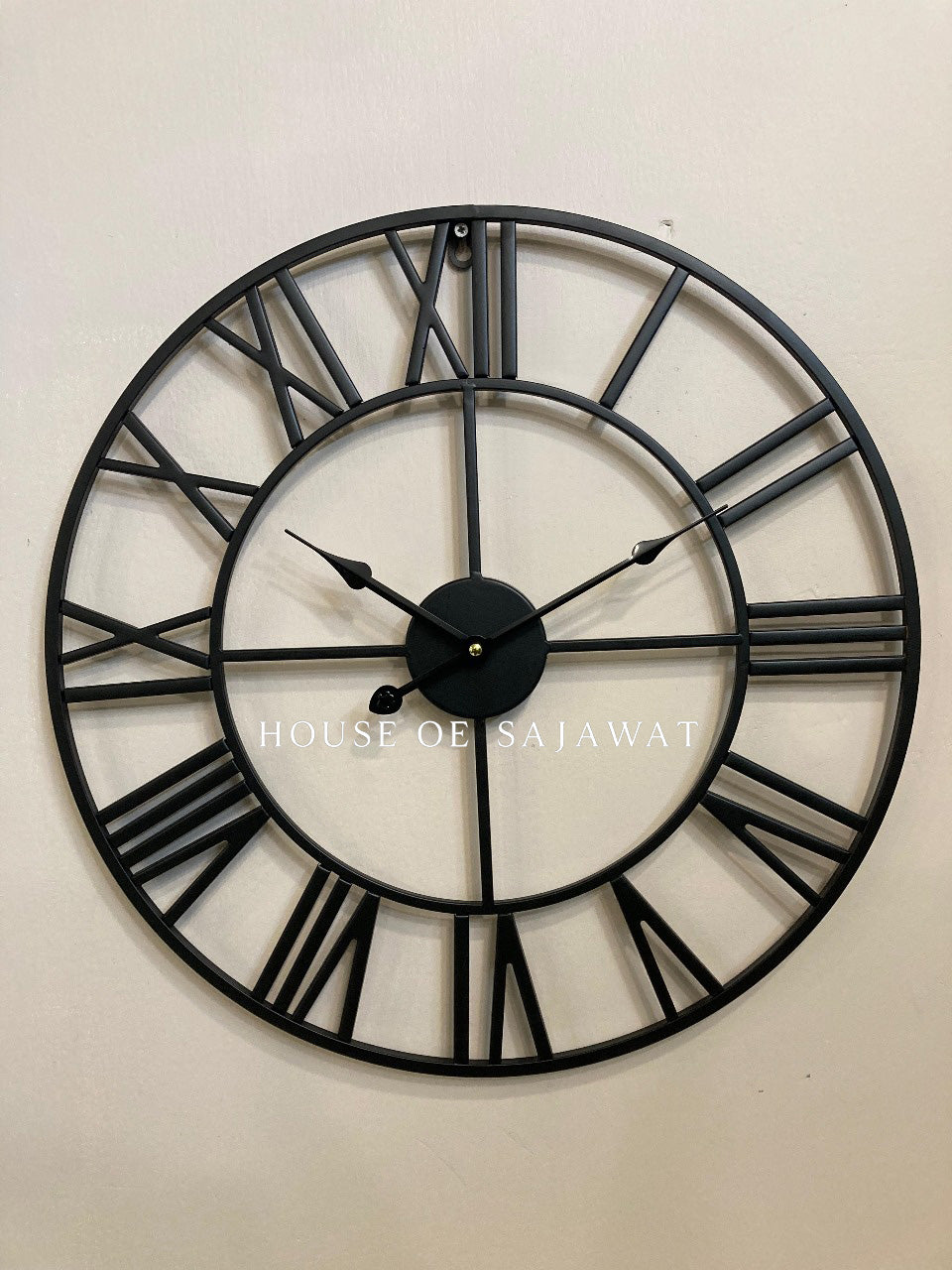 (CL104) Elegant Black Clock