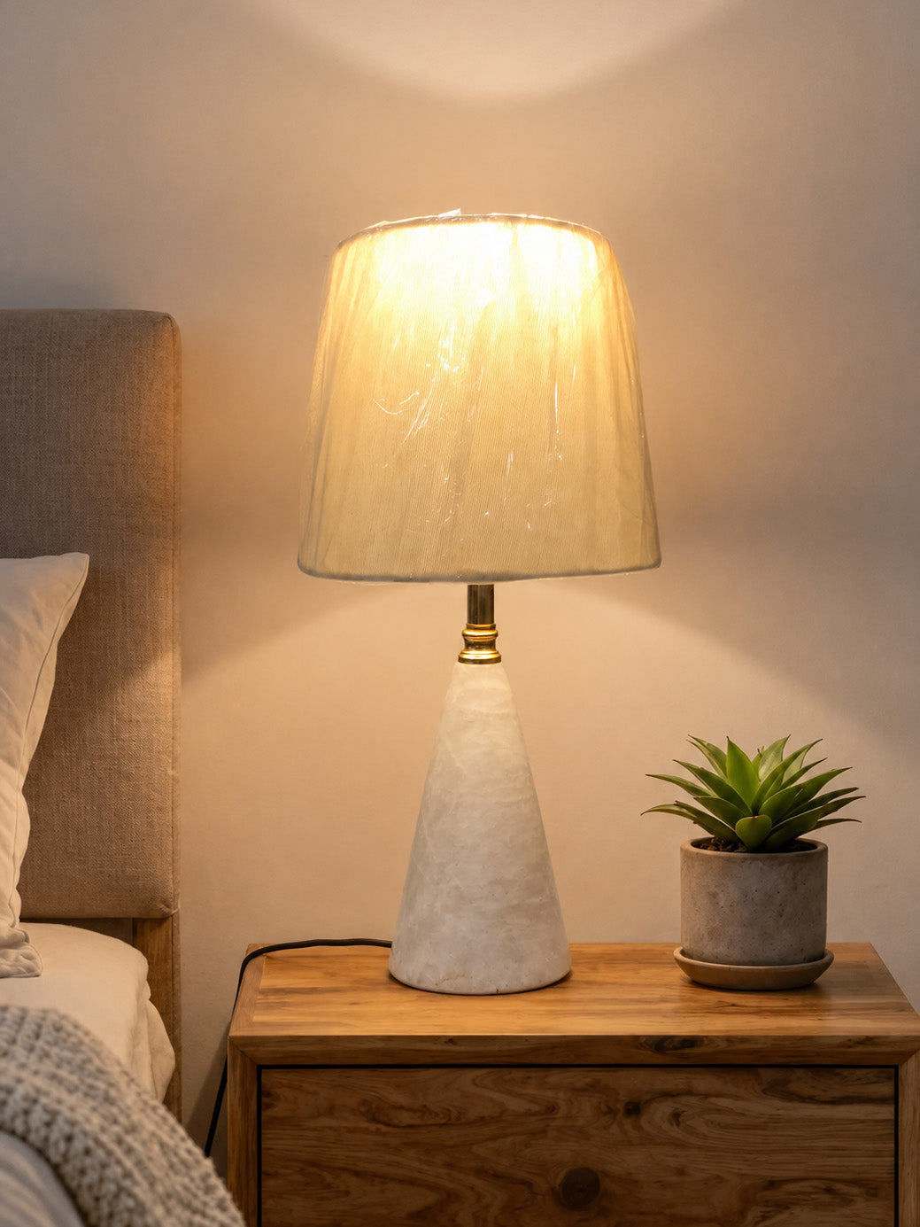 (TL1011) Table Lamp