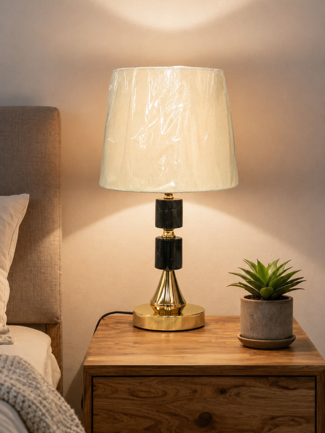 (TL1017) Table Lamp