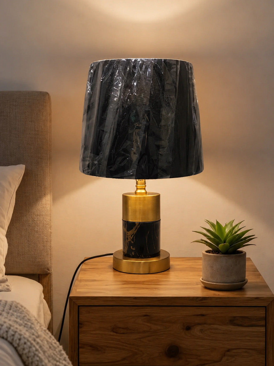 (TL1025) Table Lamp