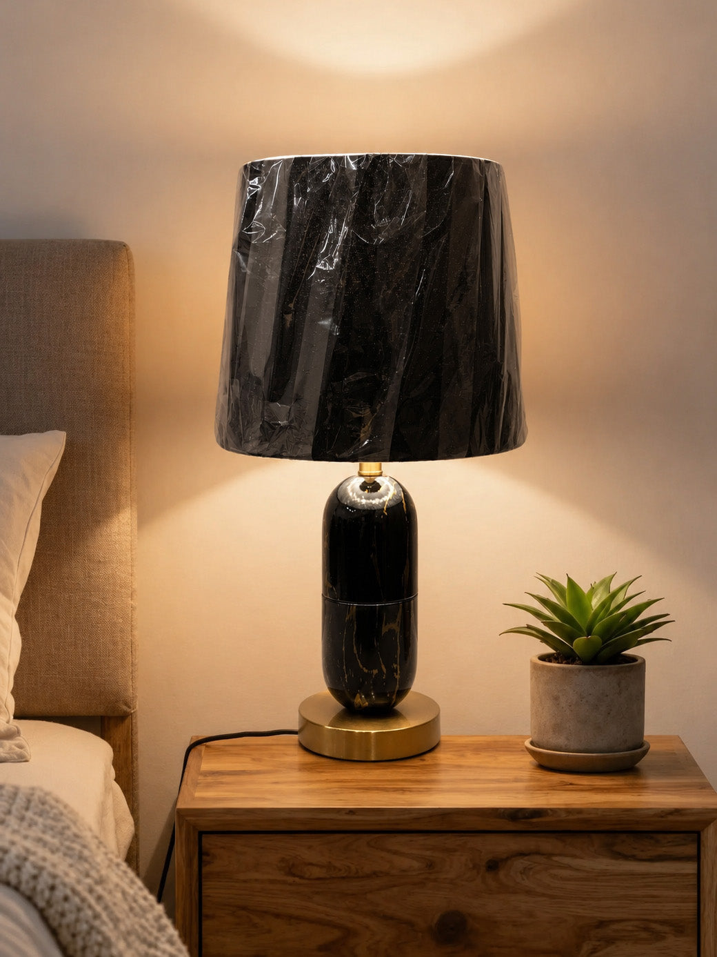 (TL1026) Table Lamp